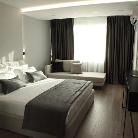 L'Hotel Tirana Exterior foto